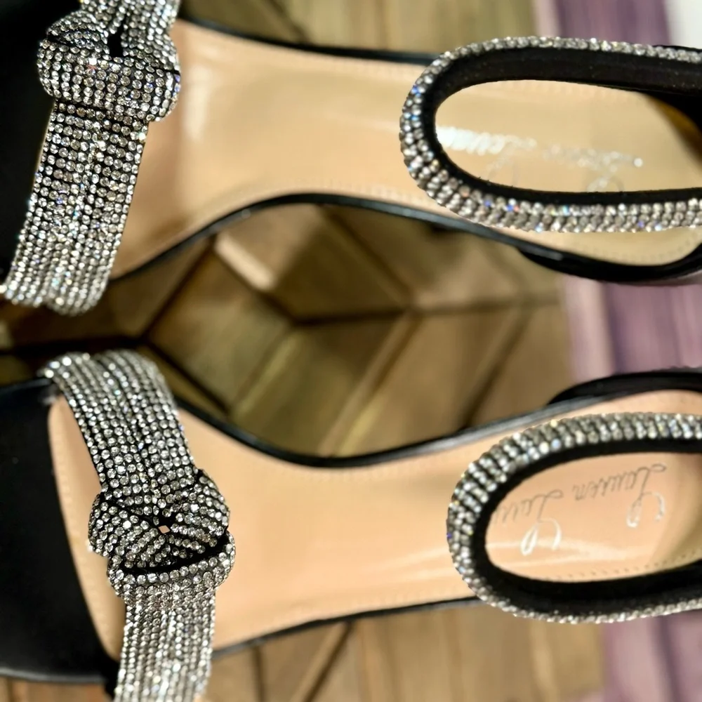 Lauren Lorraine‎ Black and Silver Heels NIB